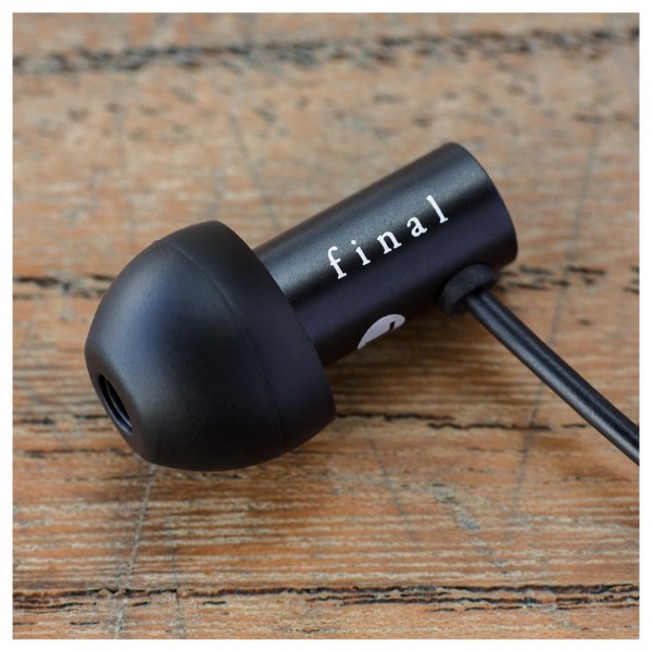 E2000C Headphones - Lifestyle 2