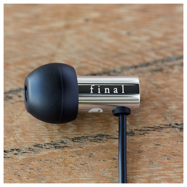 Final E3000 Earphones - Lifestyle