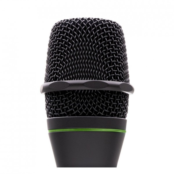 Mackie Producer Bundle - Dynamic Mic Closeup