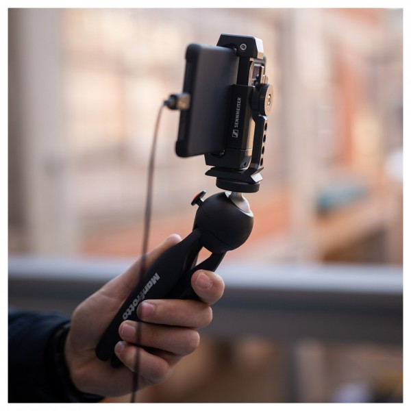 Sennheiser Mobile Kit - With Smartphone Mounted