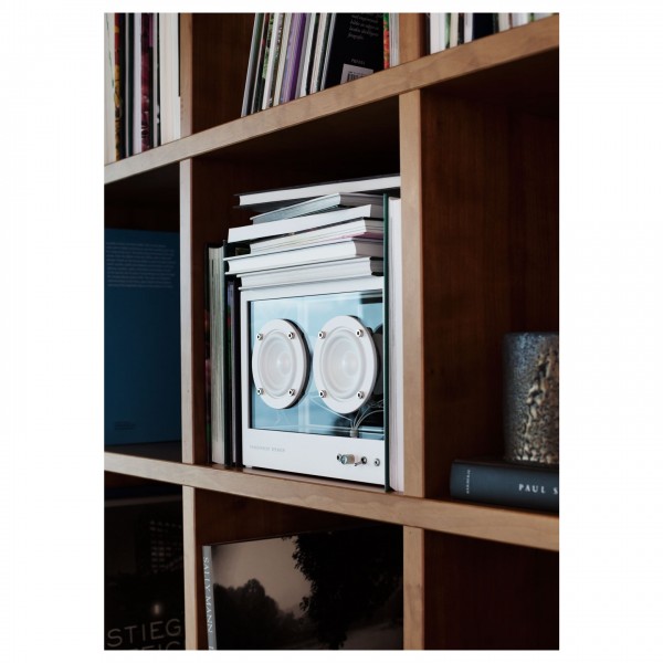 Transparent STS-W Small Speaker, White - Lifestyle 1