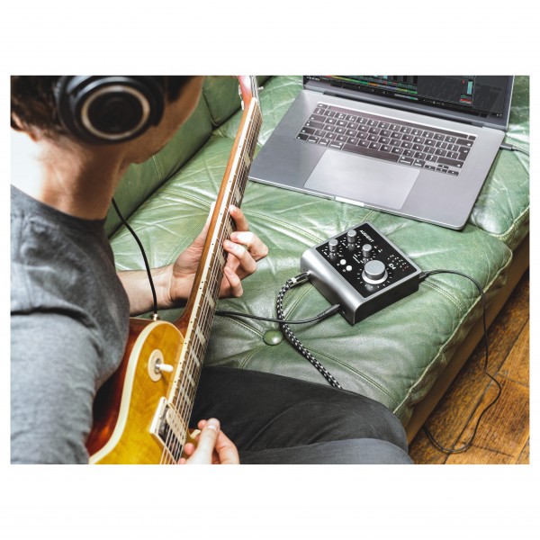 Audient iD4 MKII 2 Channel USB Audio Interface - Lifestyle 3