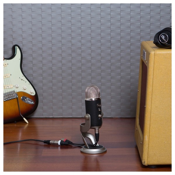 Blue Yeti Pro USB and XLR Microphone at Gear4music