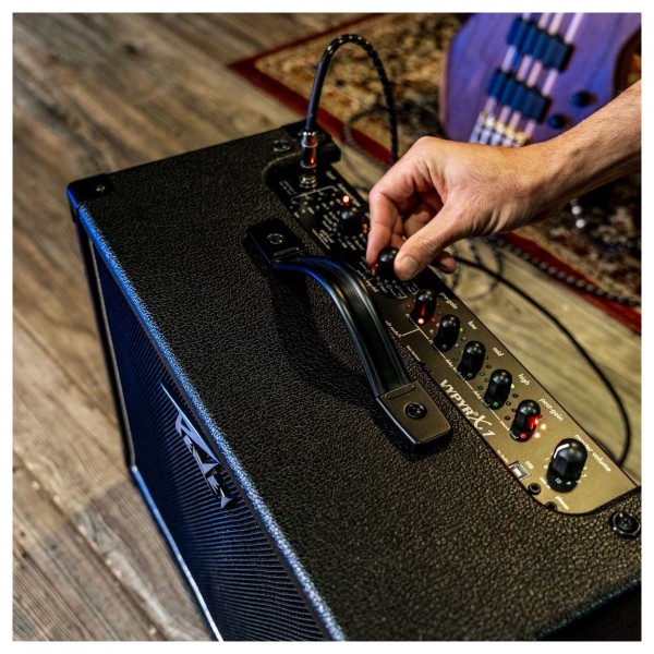 Peavey Vypyr X1 Modelling Amp - Lifestyle 2