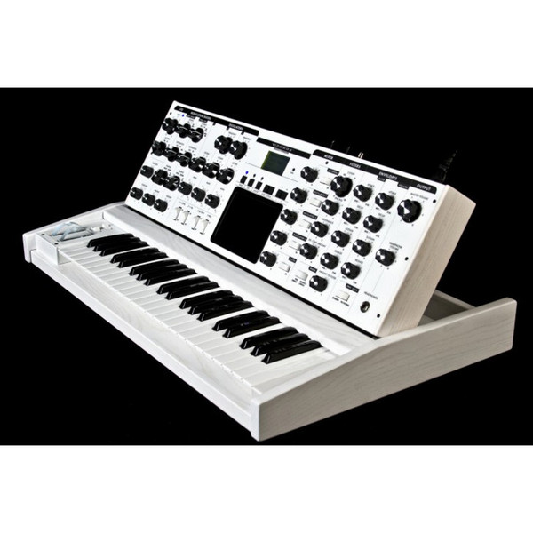 DISC Moog Minimoog Voyager Performer Edition Analog Synthesizer at