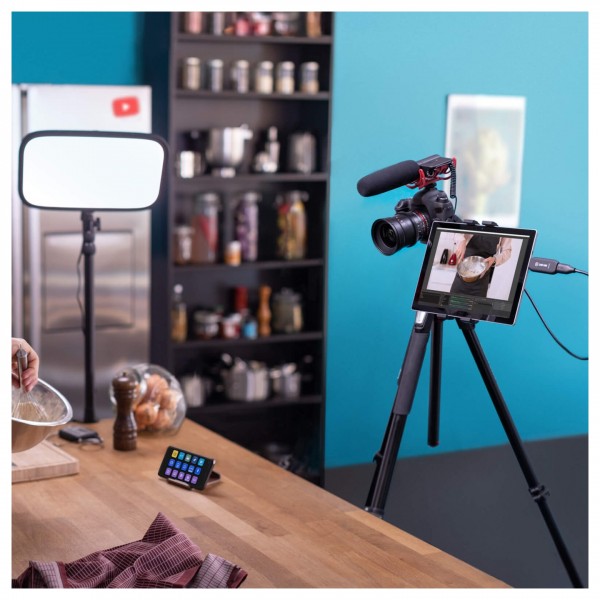 Elgato CAM LINK 4K - lifestyle 2