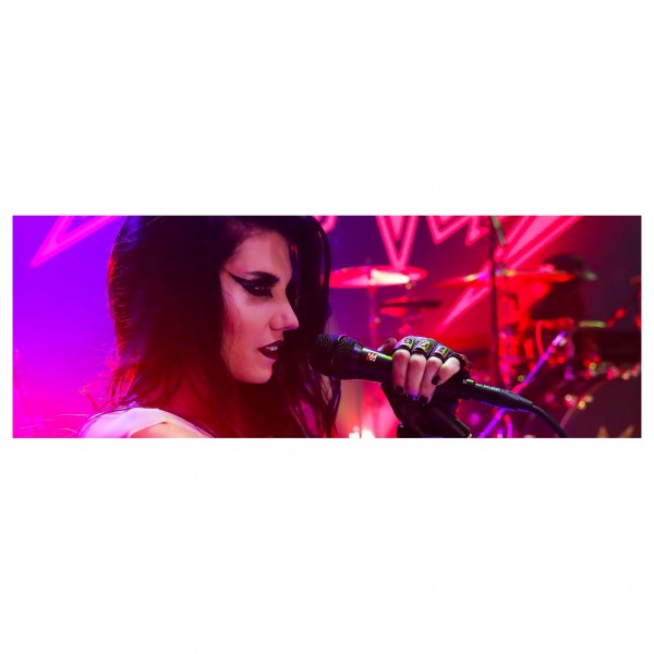 V7 Microphone, Black - Lifestyle