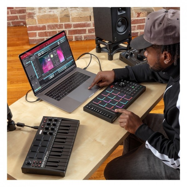 Akai MPC Studio 2 - Lifestyle