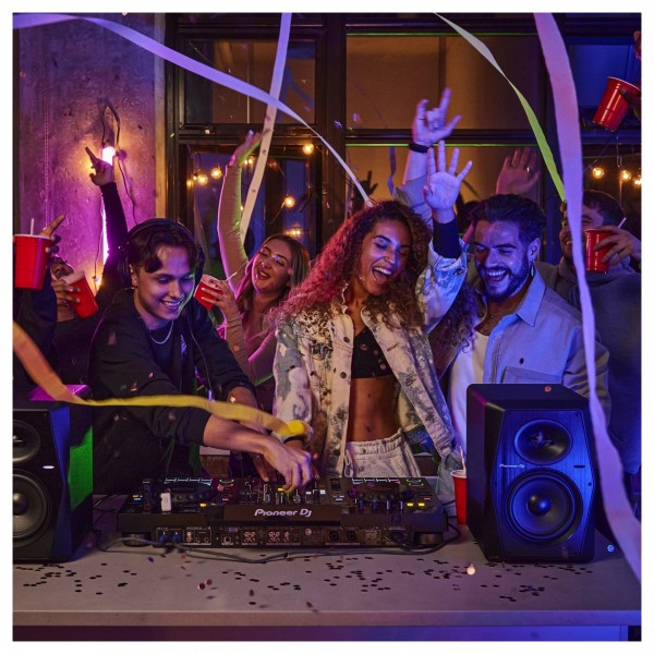 Pioneer DJ XDJ-RX3 All-In-One DJ Controller - Lifestyle 2