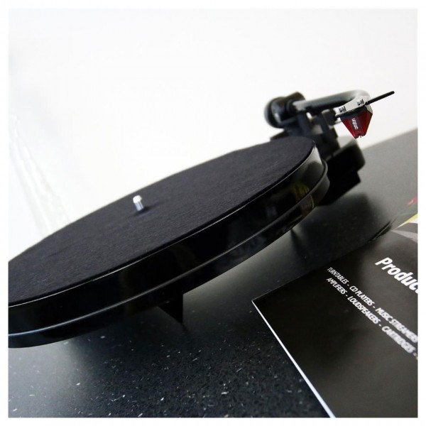 Pro-Ject RPM 1 Carbon Black Turntable w/ Ortofon 2M Red Cartridge