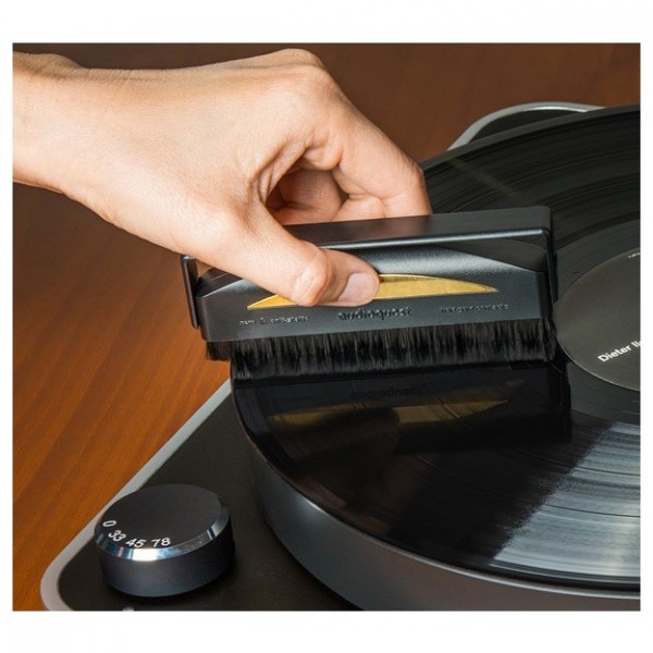 AudioQuest Conductive Carbon Fibre Record Cleaning Brush
