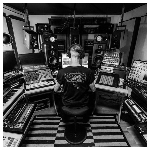 AIAIAI TMA-2 Studio Wireless+ - Richie in the Studio