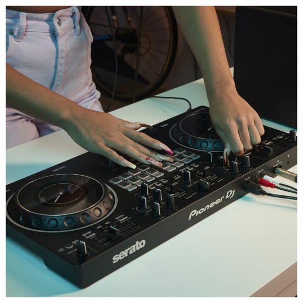 Pioneer DJ DDJ-REV1 DJ Controller at Gear4music