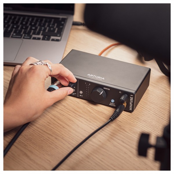 Arturia MiniFuse 1 USB Audio Interface, Black - Controls close up