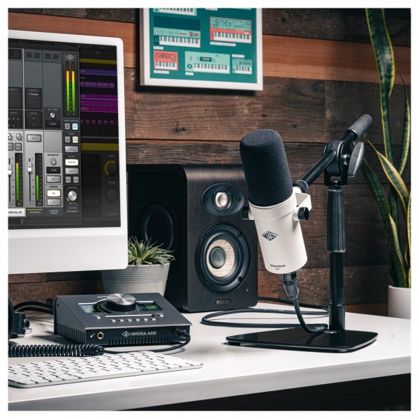 Universal Audio SD-1 Standard Dynamic Microphone - Desktop Lifestyle
