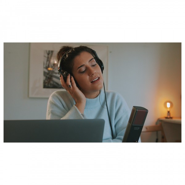 sE Electronics NEOM USB Condenser Microphone - Lifestyle 2