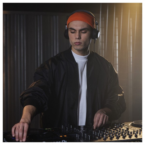 Pioneer HDJ-CX Lightweight On-Ear DJ Headphones - Lifestyle 3