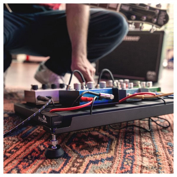 Palmer Pedalbay 40 PB Pedal Board with WTBP40 Powerbar - lifestyle 3