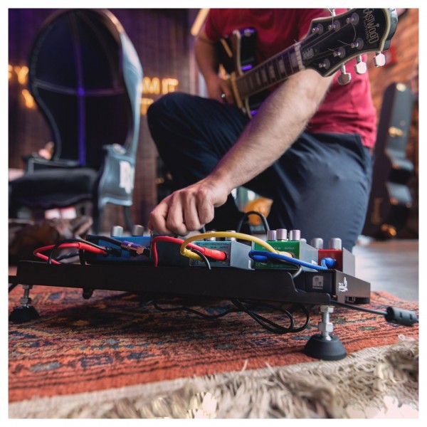 Palmer Pedalbay 40 PB Pedal Board with WTBP40 Powerbar - lifestyle 6