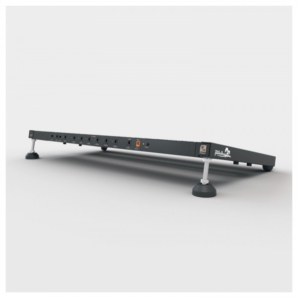Palmer Pedalbay 60 PB Pedal Board with WTBP60 Powerbar - other angle back