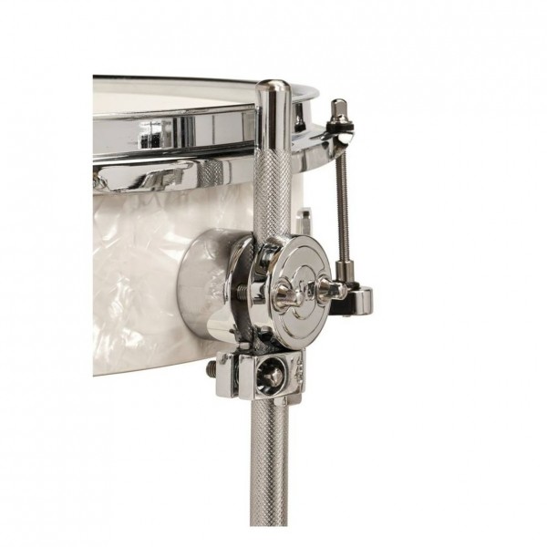 DW Performance Series 20'' 4pc LowPro kit - White Marine - Stabilising Arm Shot