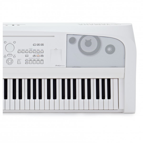 Yamaha DGX 670 Digital Piano, White