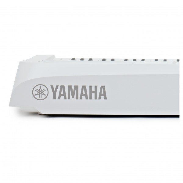 Yamaha DGX 670 Digital Piano, White
