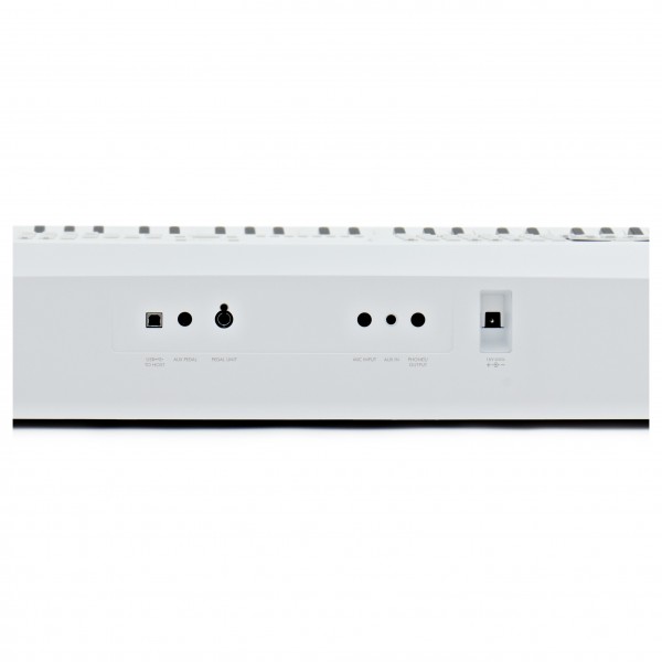 Yamaha DGX 670 Digital Piano, White