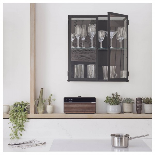 Ruark R2 MK4, Espresso in kitchen environment