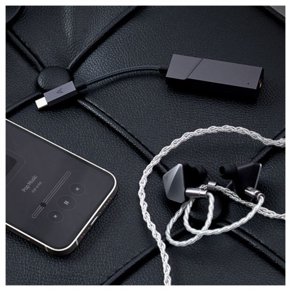 Astell & Kern Astell&Kern HC2 Hi-Fi Dual DAC Amplifier Cable Lifestyle View