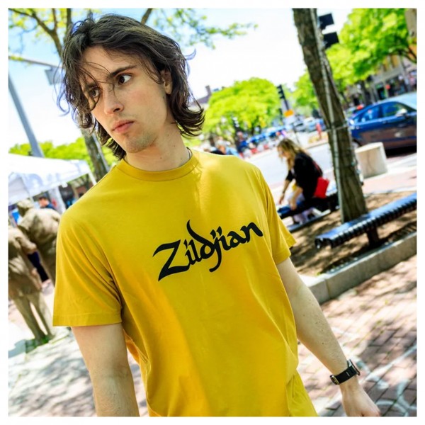 Zildjian Classic Logo T-Shirt Gold, Medium - Lifestyle 2