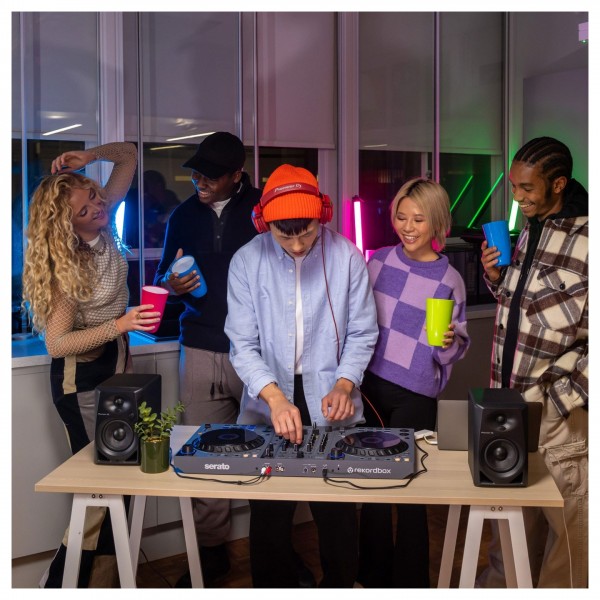 Pioneer DJ DDJ-FLX6GT DJ Controller - Lifestyle