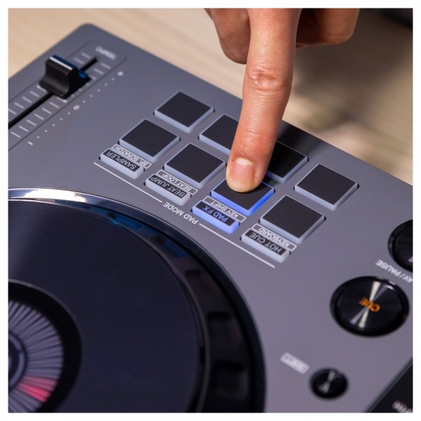 Pioneer DJ DDJ-FLX6GT DJ Controller - Lifestyle 3