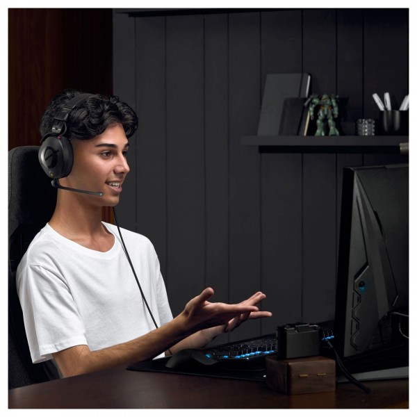 Rode NTH-100M Professional Over-Ear Headset - Lifestyle