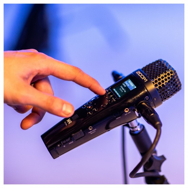 Zoom M4 MicTrack - Lifestyle 5