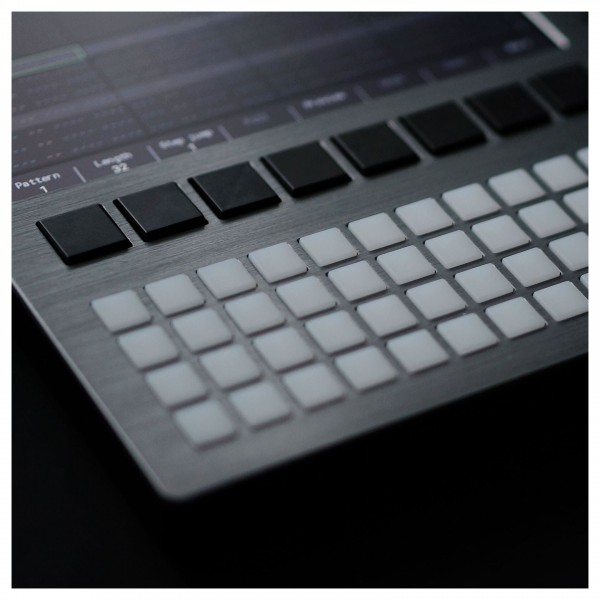 Polyend Tracker SE - Lifestyle 3