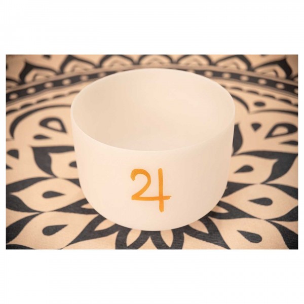 Meinl Planetary Tuned Crystal Singing Bowl 12", Jupiter - In use