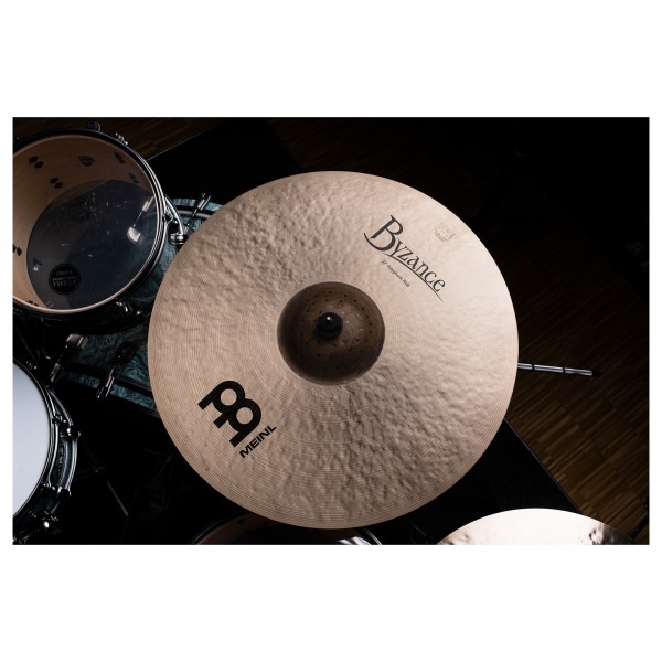Meinl Byzance Traditional Polyphonic 22" Ride - Lifestyle 1