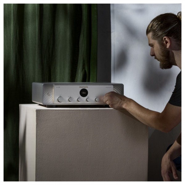 Marantz Model 30 Integrated Amplifier, Silver setup