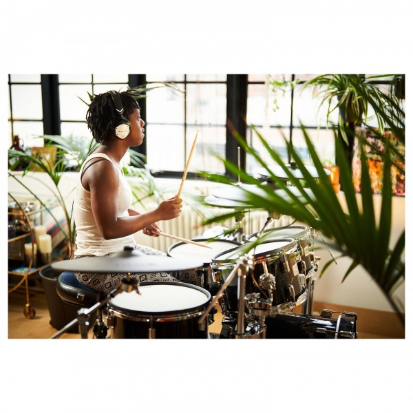 Roland VMH-D1 V-Drums Headphones - Lifestyle 7