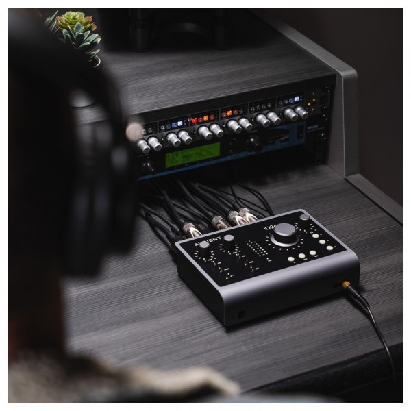 Audient iD24 10 x 14 USB-C Audio Interface | Sweetwater