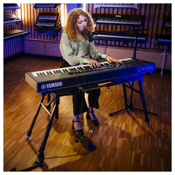 Yamaha CK88 Graded Hammer Standard Keyboard - Lifestyle 4