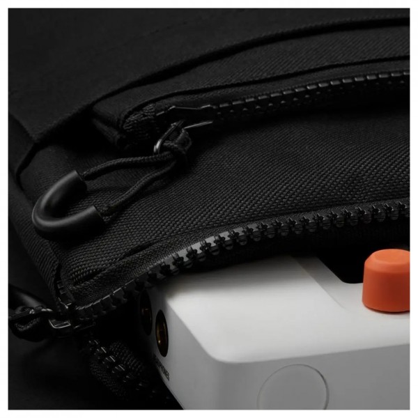 Elektron ECC-5b Sleeve - Lifestyle
