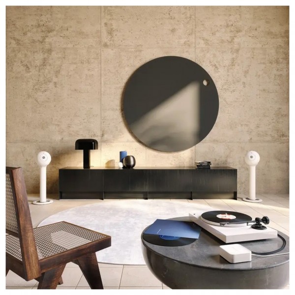Devialet Arch Phono Stage, Iconic White - lifestyle