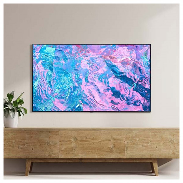 Samsung 50" CU7100 4K HDR Smart TV - lifestyle