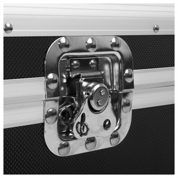 UDG Ultimate Pick Foam Flight Case XL, Silver - Lock Detail