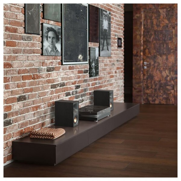 Klipsch R-40PM Reference Powered Bookshelf Speakers (Pair), Black - lifestyle