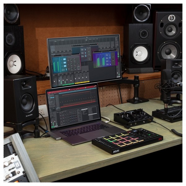 Akai MPC Studio - Lifestyle 5
