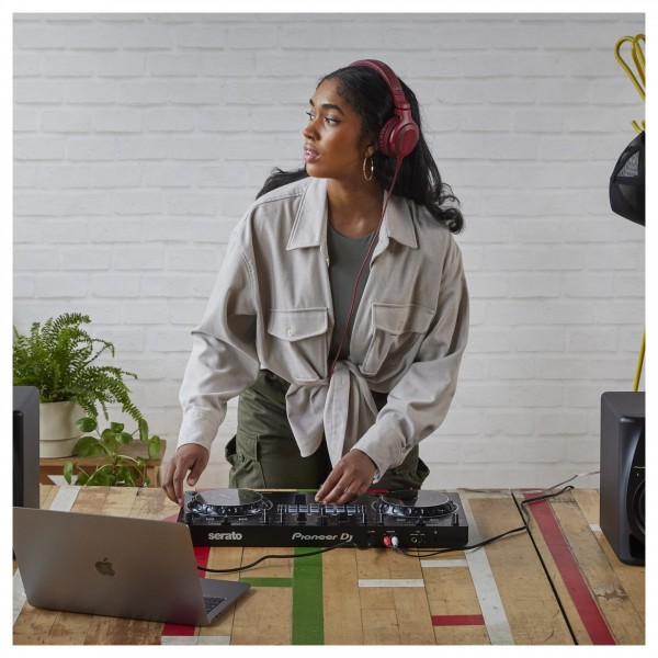 Pioneer DDJ-REV1 DJ Controller - Lifestyle