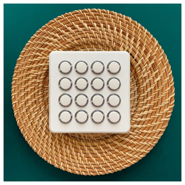 MIDI Fighter Spectra, White - Lifestyle